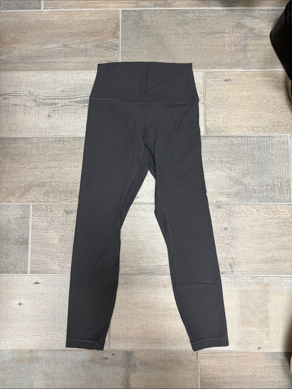 Dark grey ribbed align 25” inseam